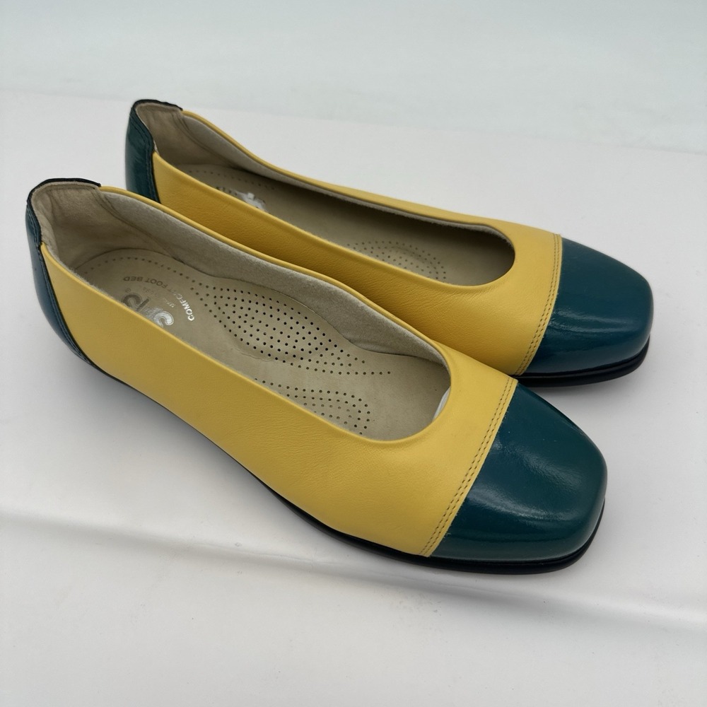 SAS Coco Yellow/Blue  7 M WOMENS DRESS SHOE NWOB